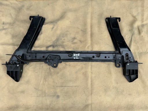 Renault zoe балка радіатора зона зминання встановлюється голка