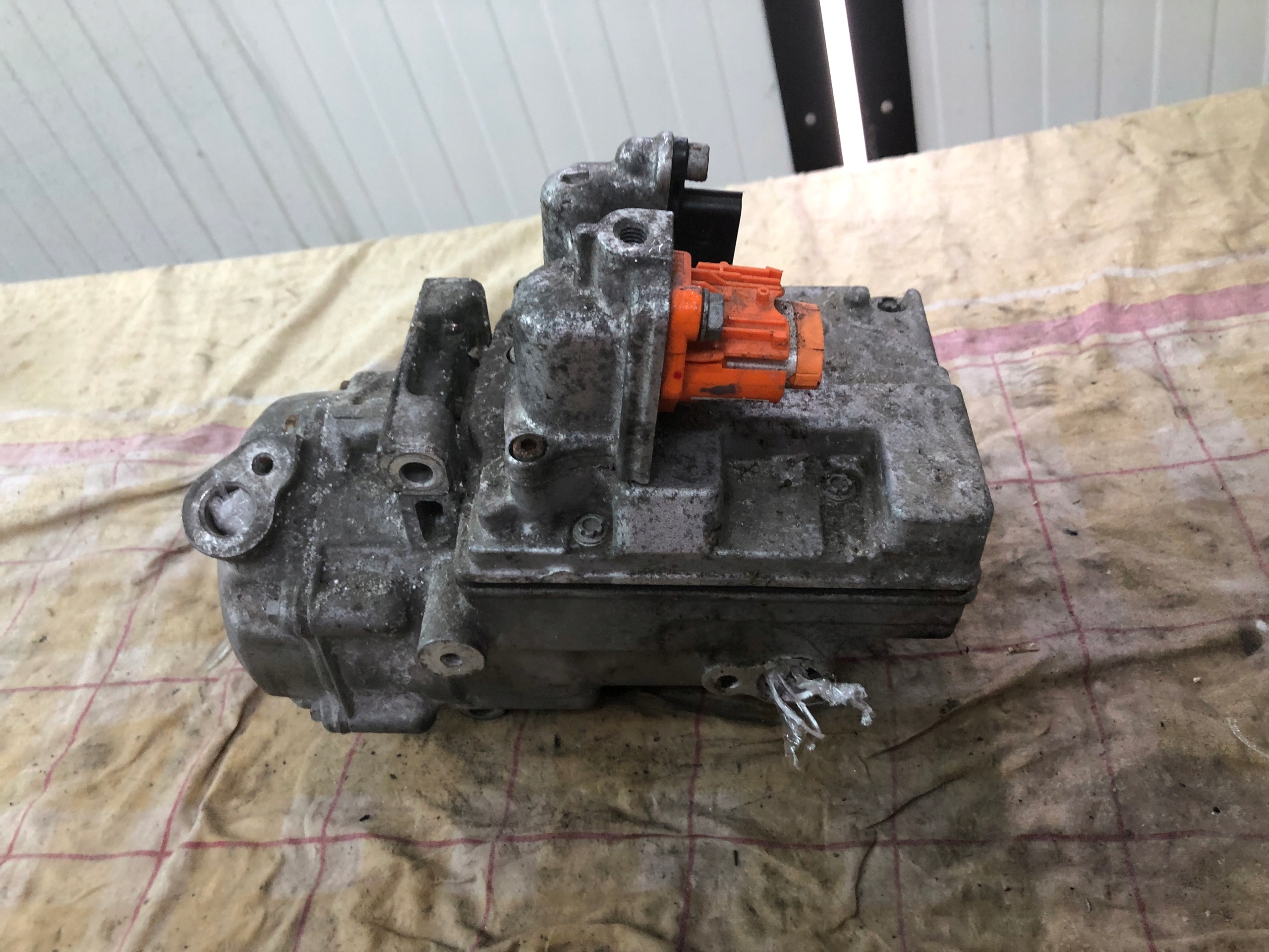 926005749R - RENAULT ZOE II КОМПРЕССОР КОНДИЦИОНЕРА 21R.