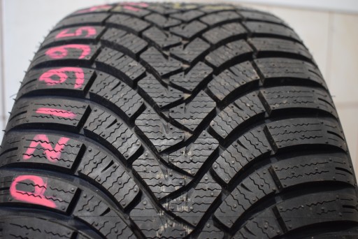 RF19 245/40 Falken Run Flat Eurowinter HS01