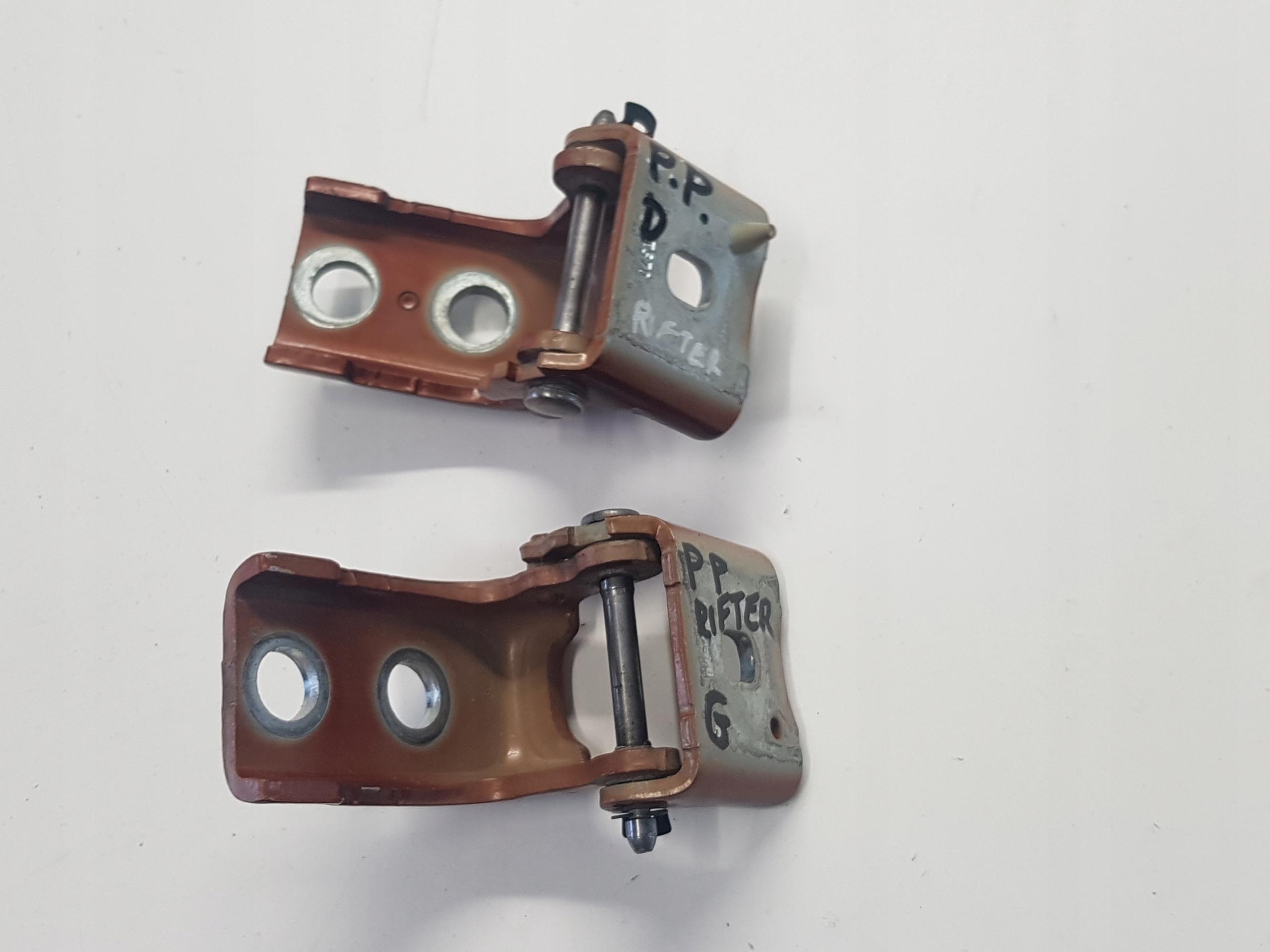 Rifter COMBO e Дверні петлі передня права 2шт 19r.