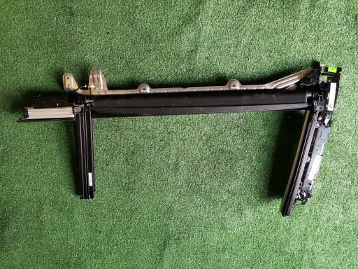 Шторка солнцезащитная левая зд BMW G12 7338011