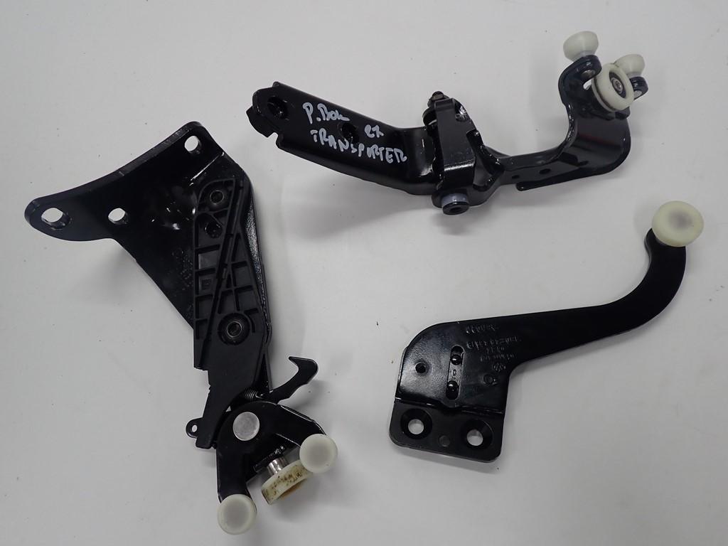 Ролик направляющей двери правый задний VW T6 T5 21R