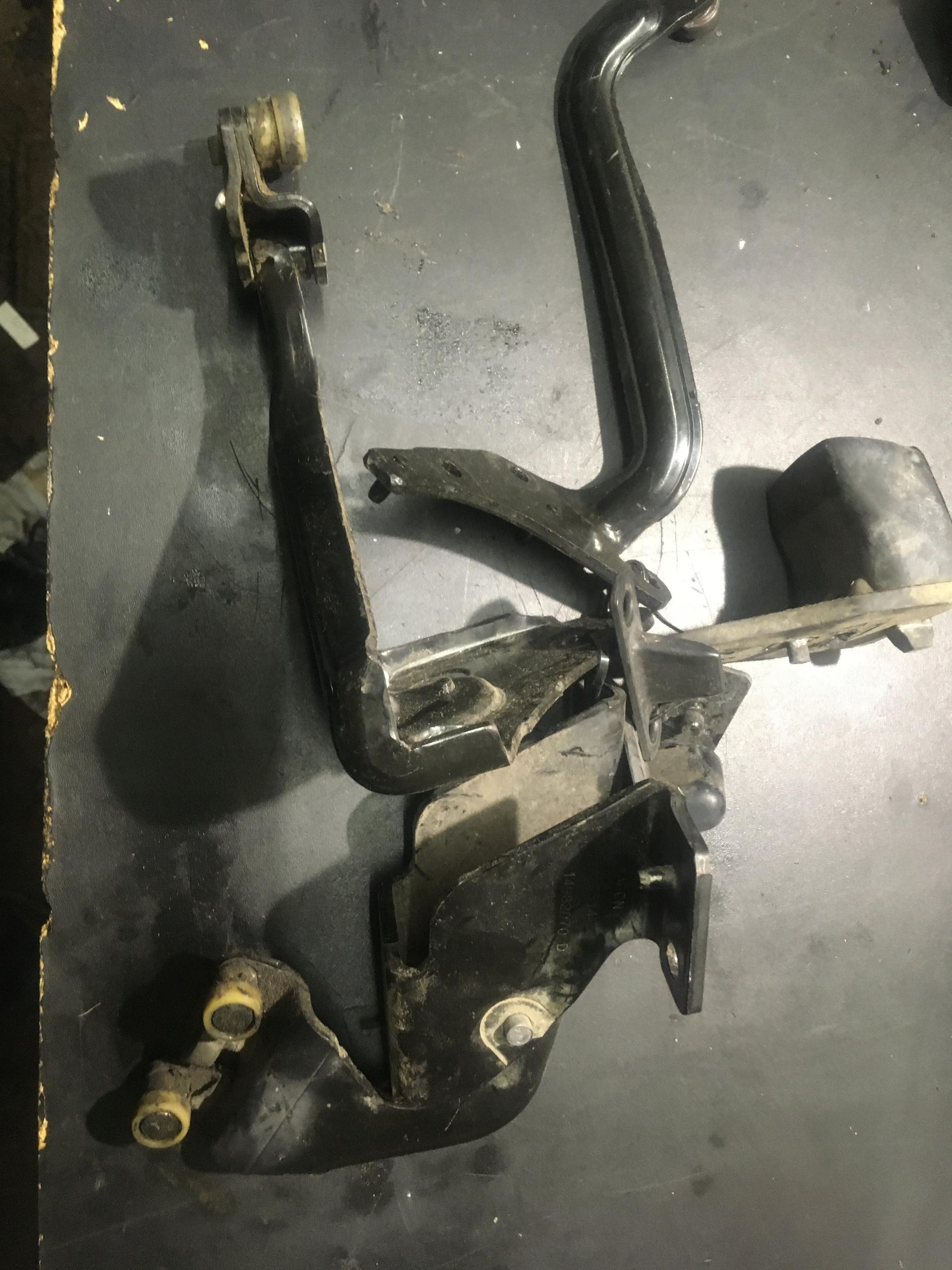 РОЛИК НАПРАВЛЯЮЩАЯ ПРАВОЙ ДВЕРИ EXPERT II JUMPY