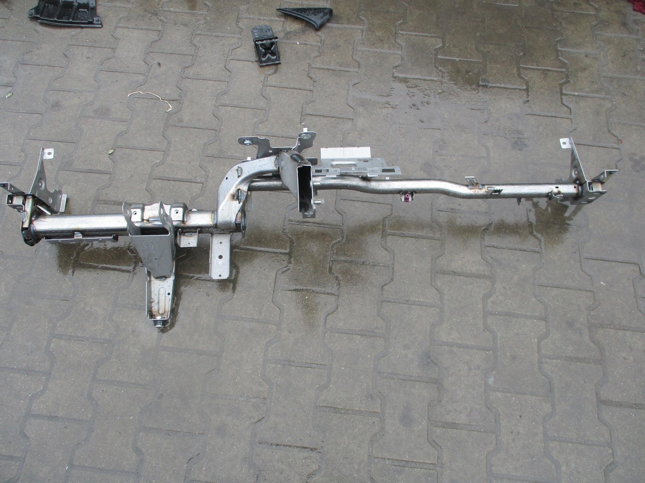 WWWWS55555SS3 - Труба Балка під дошку зміцнення VW T6 15-20 років