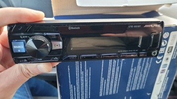 Радиостанция Alpine ute-201BT