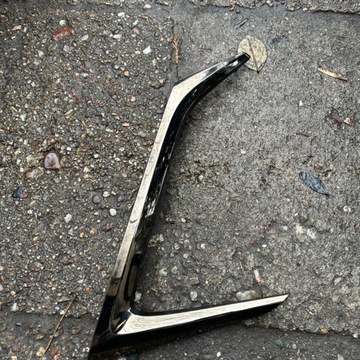 Хромированная рамка заднего правого бампера Lexus NX