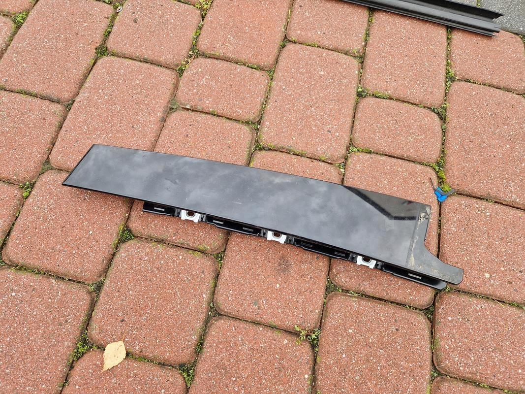 Дверная рама задняя Renault Megane IV 822838317R