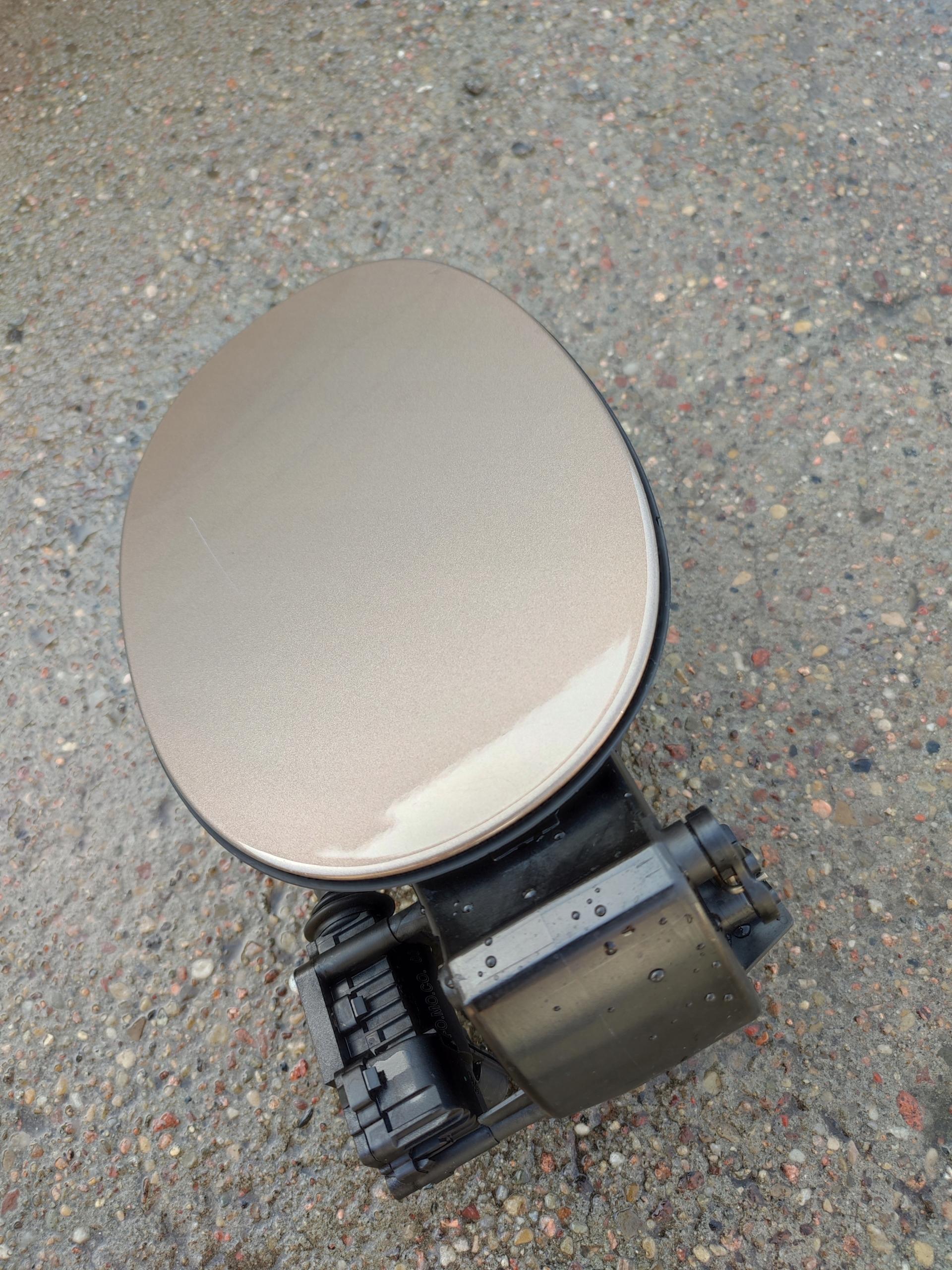 J8a2-27936 - Range Rover Velar крышка корпуса топливного бака сумка