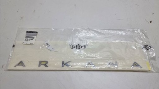 Эмблема Renault Arkana, надпись 908922690R