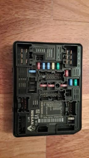 Renault clio v captur ii модуль запобіжників ecm 284b78285r