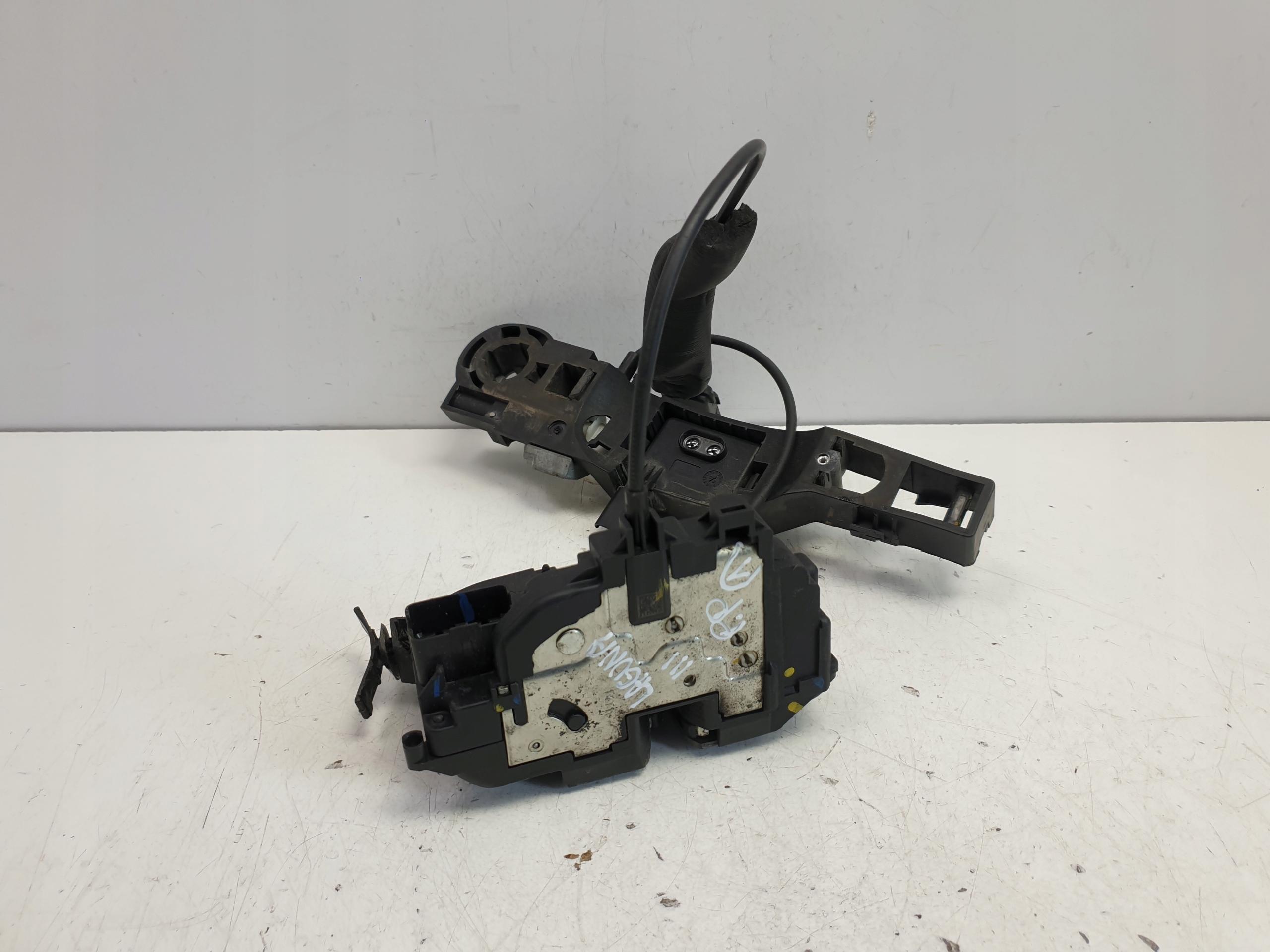 Renault Laguna III замок двери правый передний передний