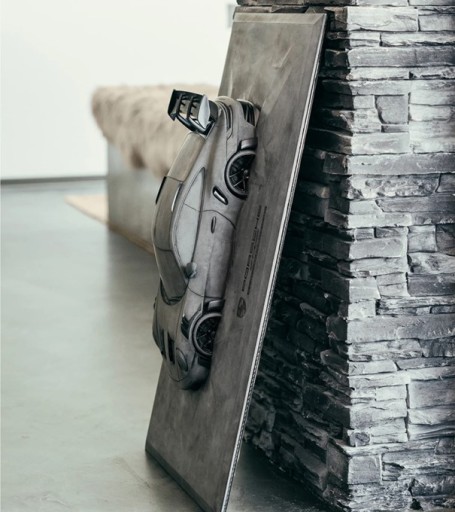 Бетонная скульптура Porsche 911 GT3 RS (992) – ограниченная серия