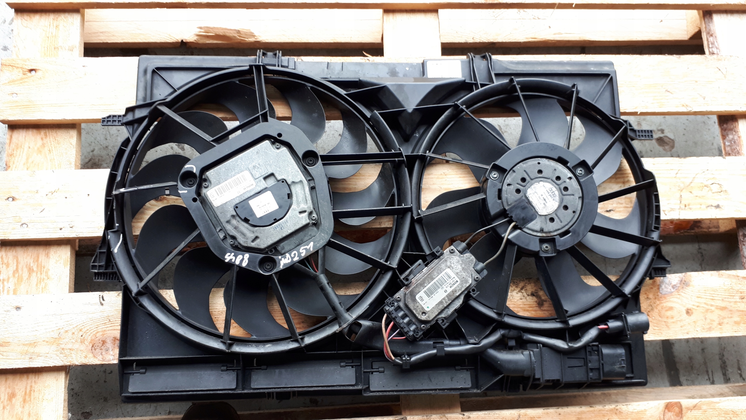 8K0121003N - S4 B8 A4 вентилятори радіатора 3.0 TFSI A5 S5