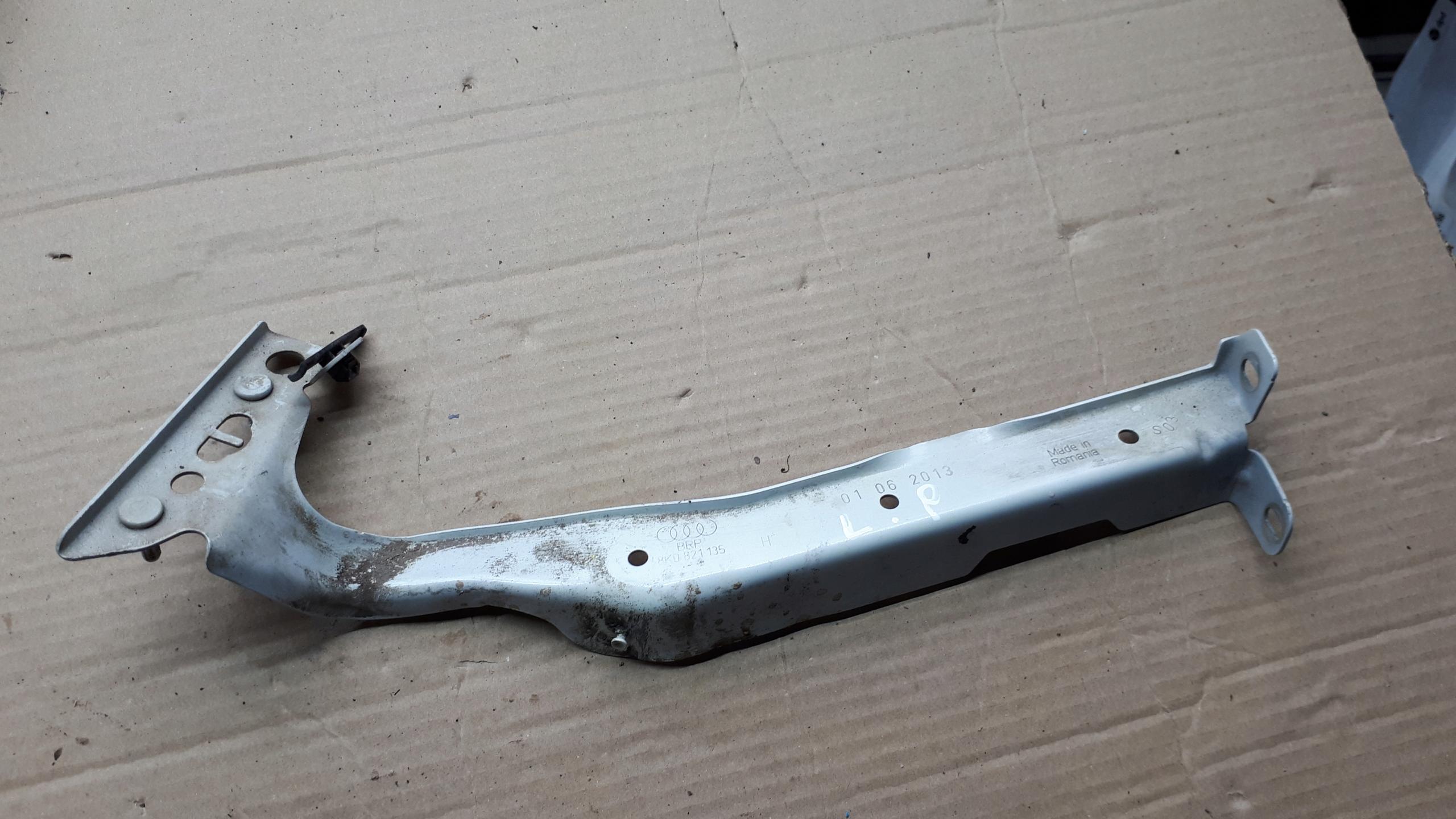 8K0821135H - S4 B8 LIFT A4 кронштейн держатель крыла левый LS9R