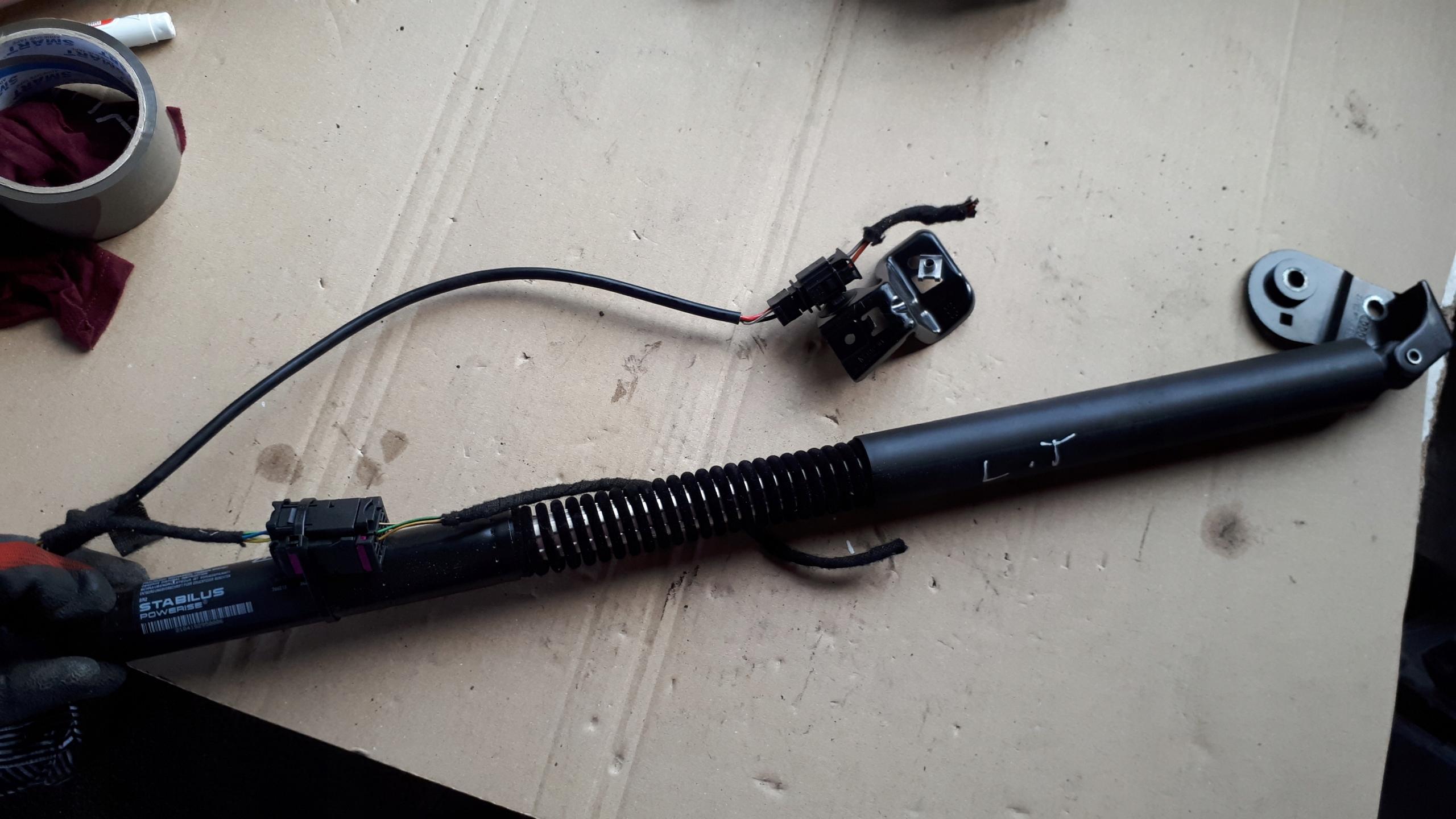 4G8827851F - S7 4g A7 привід закрилка задній електричний лівий