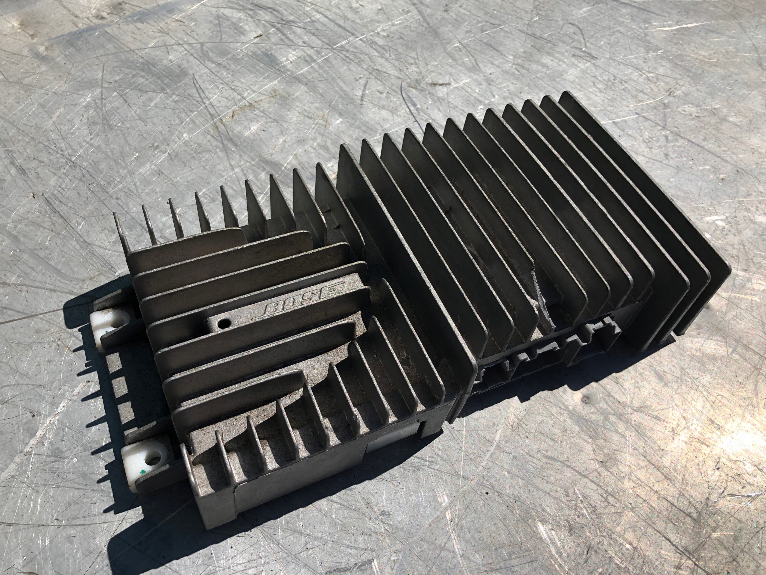 GM464/444 - SAAB 93 9-3 УСИЛИТЕЛЬ ЗВУКА BOSE