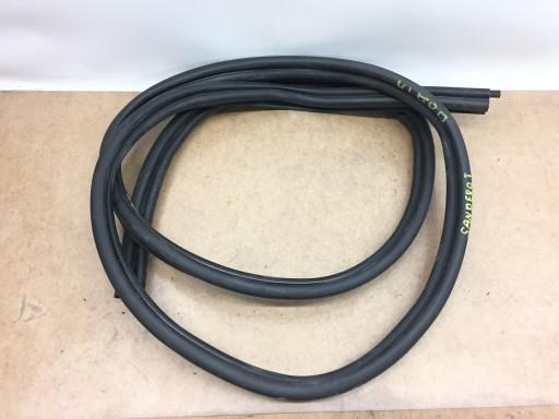 SANDERO И 08-ПРОКЛАДКА КРЫШКИ БАГАЖНИКА