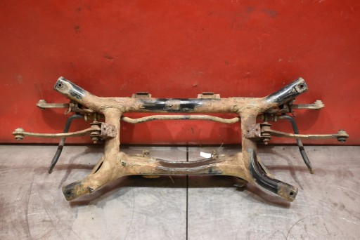 Крупа з тролейбусних козлів назад mitsubishi outlander 2 ii 2.0 di-d 140 км 4х4