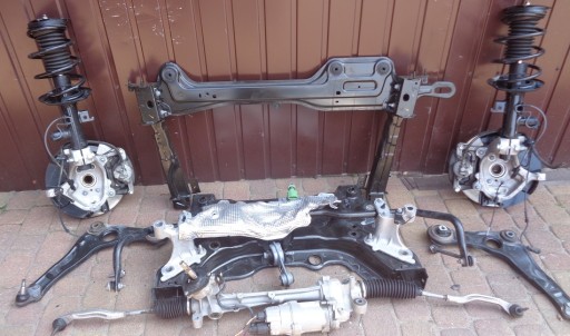 Санки під фронтом двигуна renault talisman megane iv мальовничий.