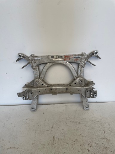 6857710 I01 - Сани коляска bmw i3 i20 траверс