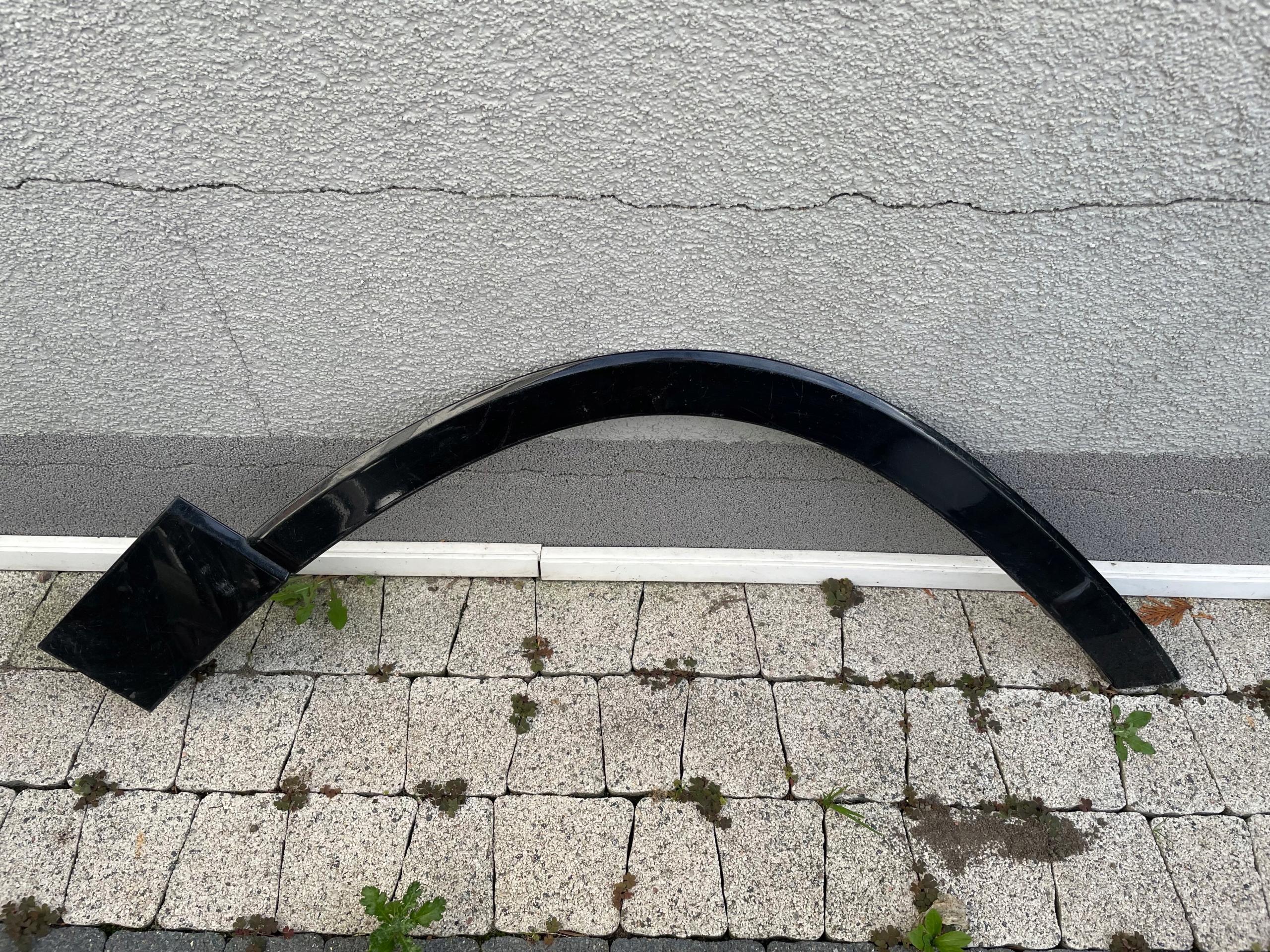 575854820D - СИДЕНЬЕ ATECA FR МОЛДИНГ ДЛЯ ПЕРЕДНЕГО ПРАВОГО КРЫЛА