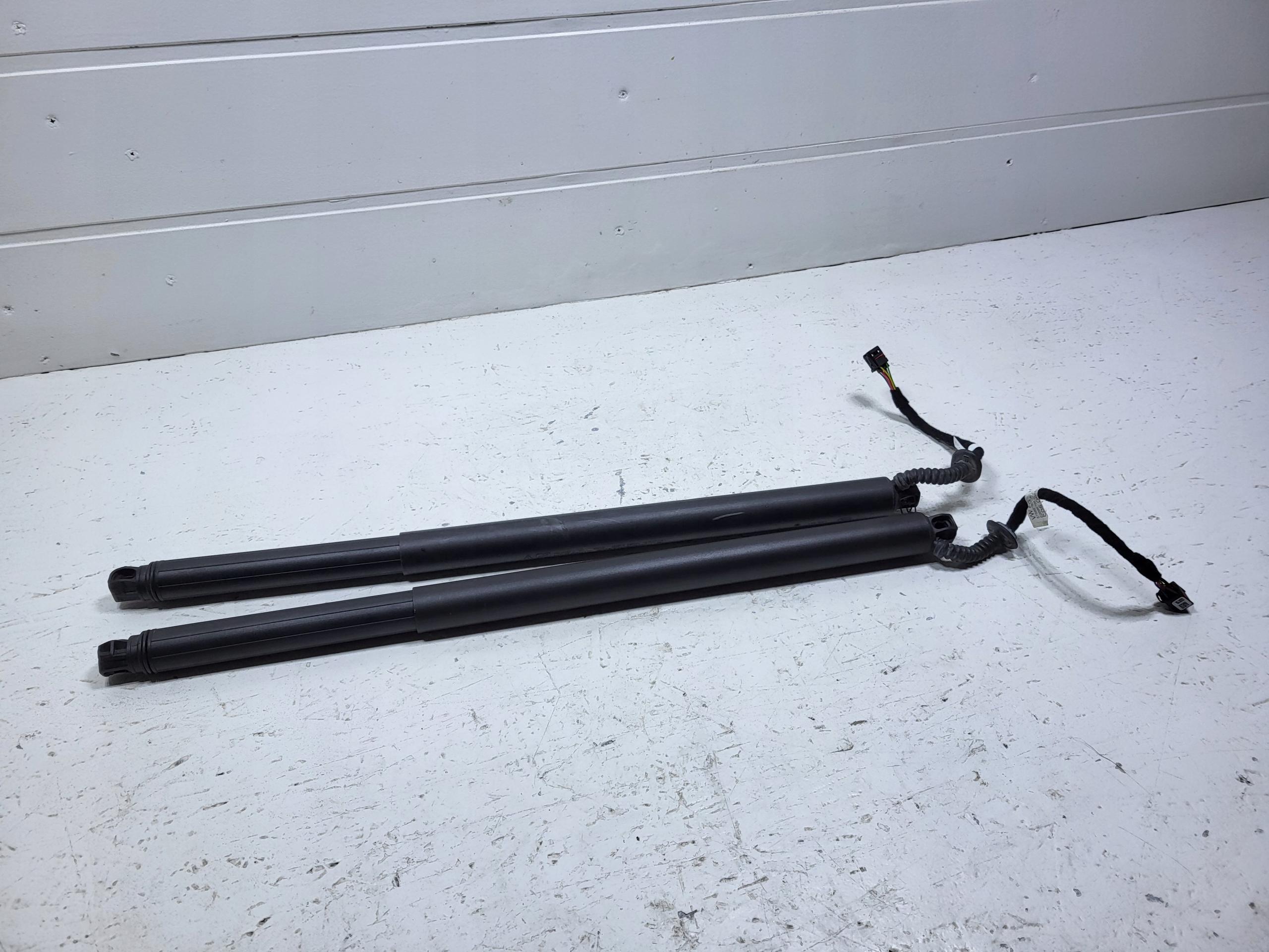 575827851A - СИДЕНЬЕ ATECA КЛАПАН ПРИВОД ПРАВЫЙ ЛЕВЫЙ 575827851