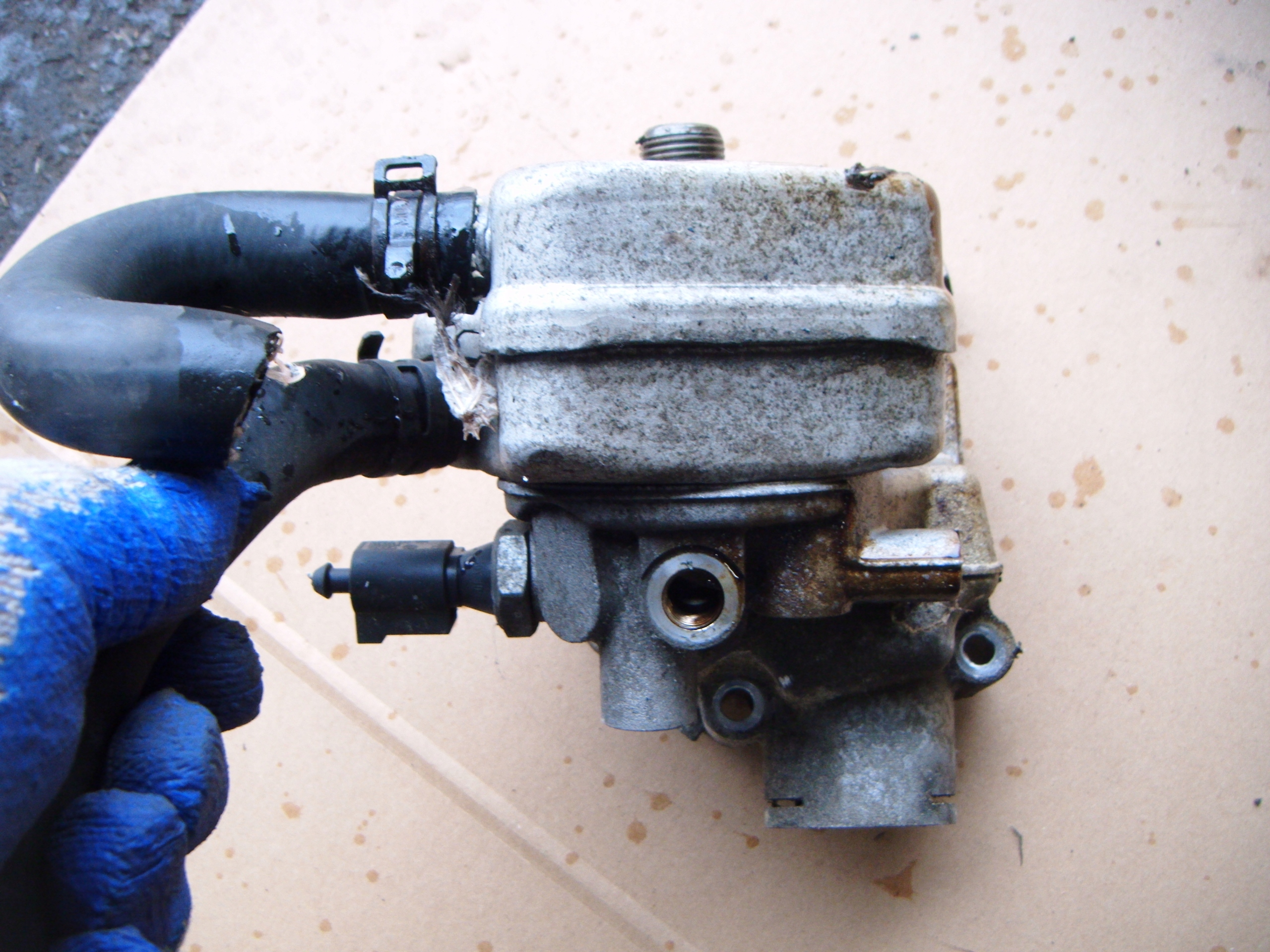 08- 1.8T - SEAT EXEO 08 - 1.8 T БАЗА МАСЛЯНОГО ФИЛЬТРА 06A115417