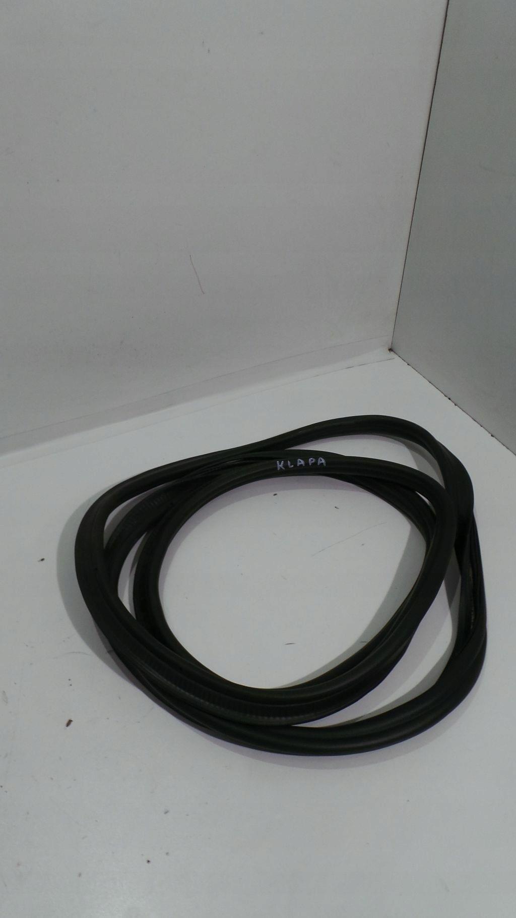 915313 - SEAT IBIZA V KJ 17R ПРОКЛАДКА КРЫШКИ БАГАЖНИКА ЗАДНЯЯ