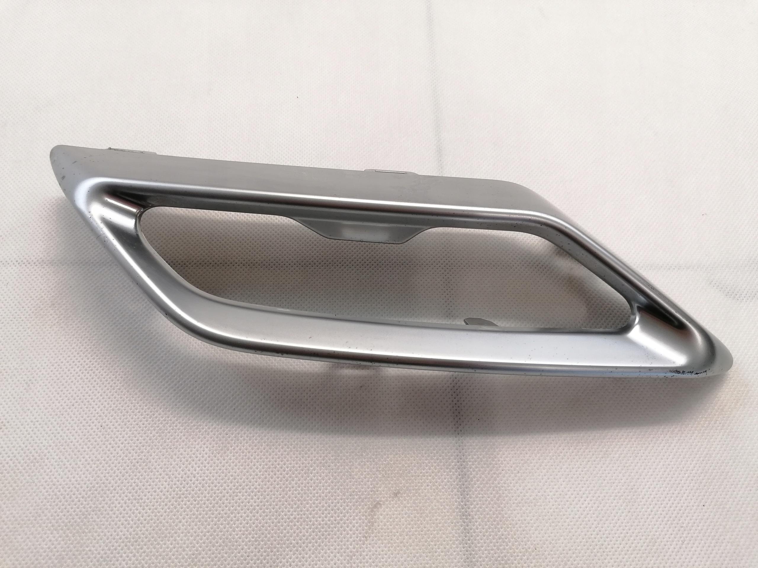SEAT LEON ХРОМ ВЫХЛОПНОЙ ПРАВЫЙ 5FA807834