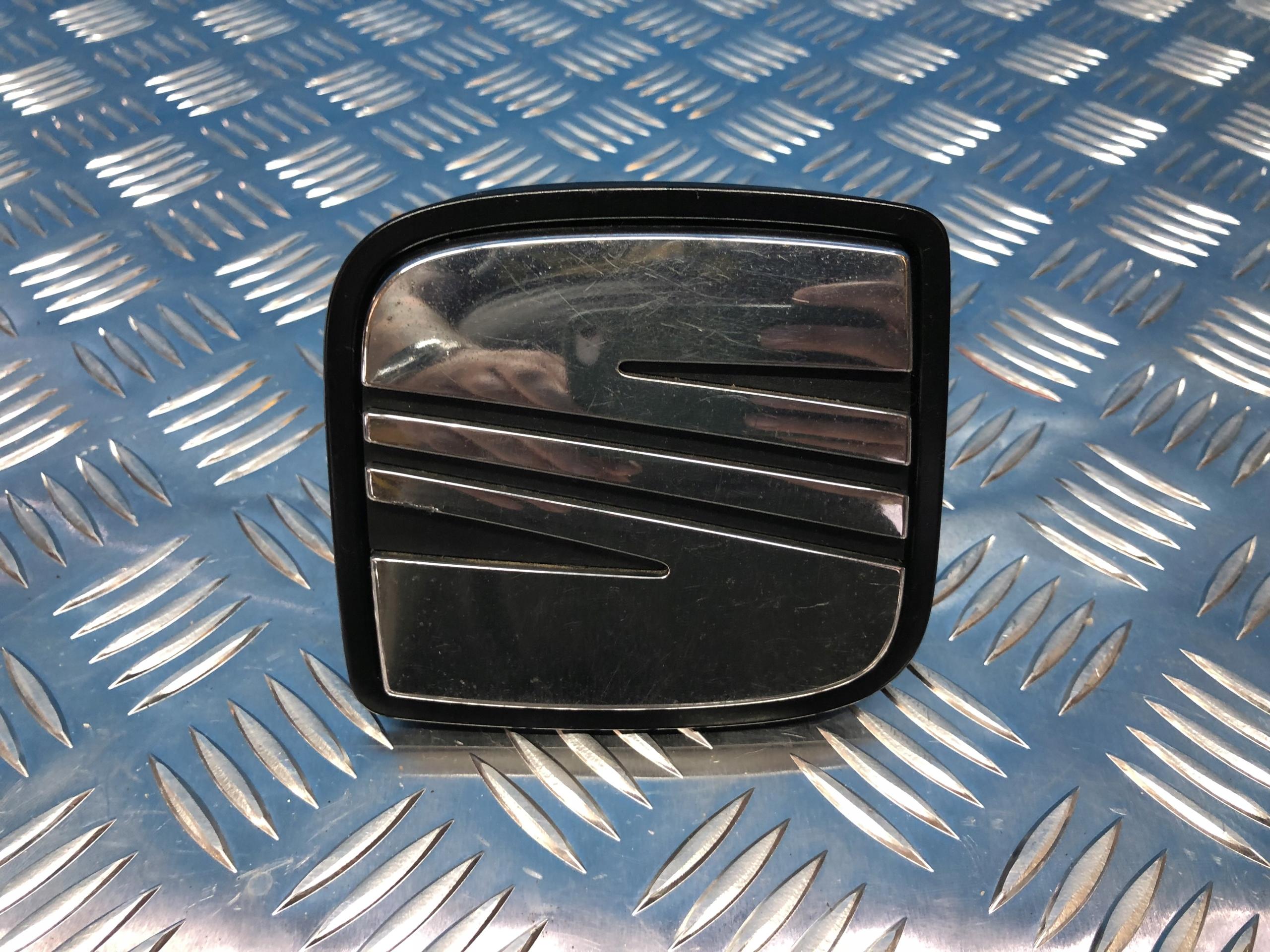 SEAT LEON II ЭМБЛЕМА ДВЕРНАЯ РУЧКА ЗАДНЯЯ КРЫШКА БАГАЖНИКА