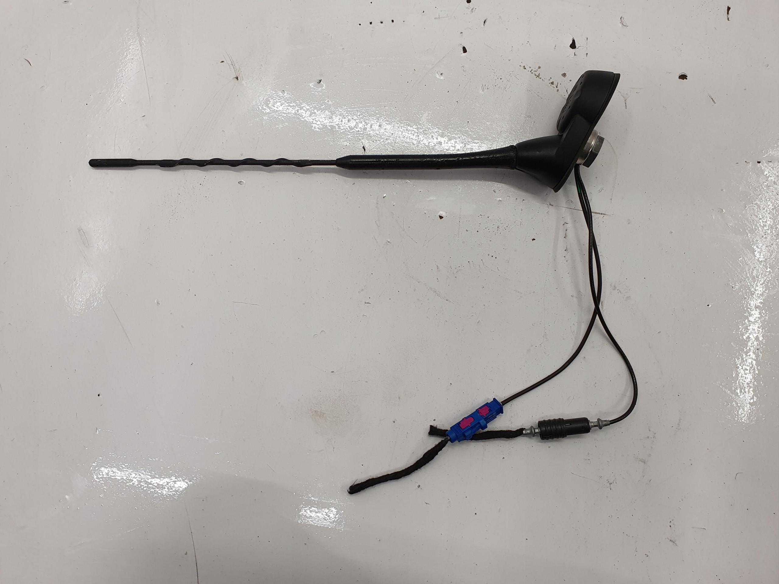 SEAT LEON II LIFT АНТЕНА НА ДАХ GPS 5P0035501E