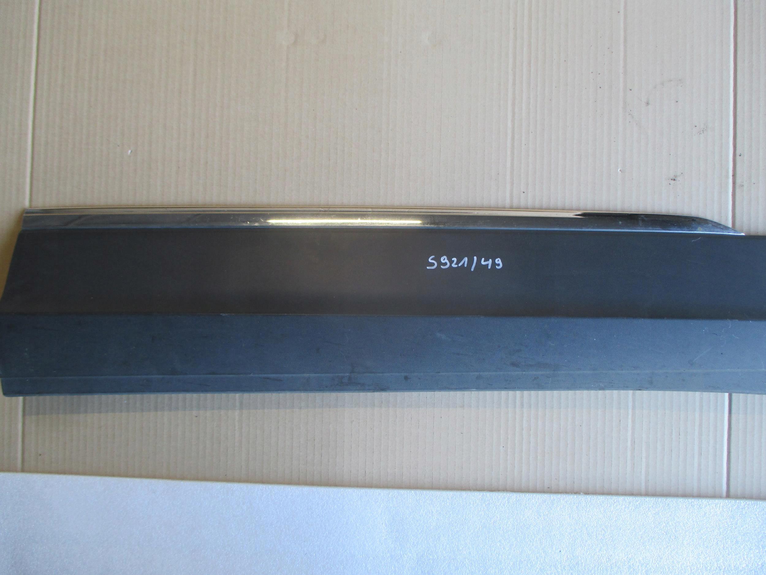 СИДІННЯ TARRACO МОЛДИНГ ДВЕРІ ПРАВИЙ ПЕРЕДНІЙ 5NA854940N