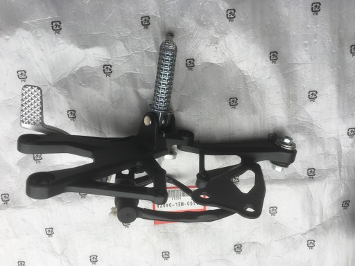 КОМПЛЕКТ YAMAHA YZF R1 RN32 ПОДНОЖКА YZF 15-18 ОБТЕКАТЕЛЬ