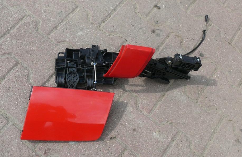 1Y0868851B - МОТОРНЫЙ ЛЮК НА КРЫШЕ ЛЕВЫЙ ЗАДНИЙ VW NEW BEETLE 98-