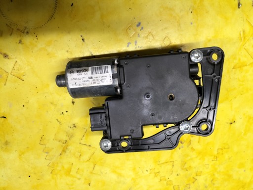 0390200072 - CITROEN C4 GRAND PICASSO МОТОР ЛЮКА