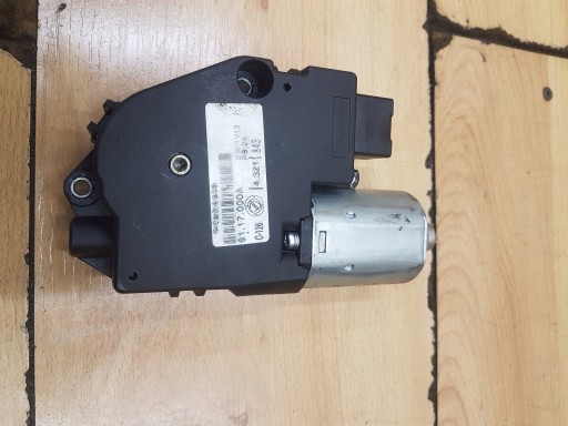 1710828A - МОТОР ЛЮКА LANCIA YPSILON