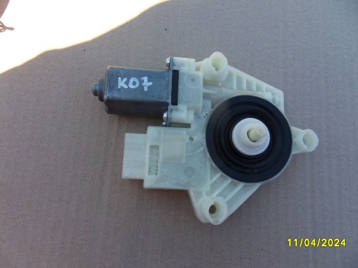 МОТОР СТЕКЛА ЛЕВЫЙ ПЕРЕДНИЙ SKODA FABIA III 6V1959801C