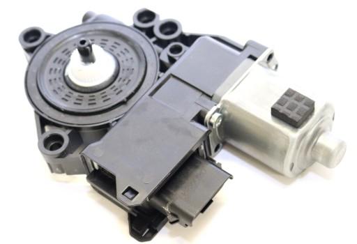 ДВИГУН ВІКНА ПРАВИЙ ПЕРЕДНИЙ 82460-J7015 KIA XCEED CEED III PROCEED CD GT