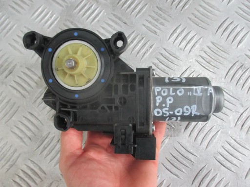 Стеклоподъемник передний правый VW POLO IV LIFT 05-09r 6Q2959801E