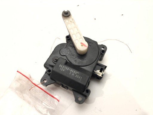 Двигун підігрівача Тойота 063700-8680 Авенсіс Т25 03-08 мотор