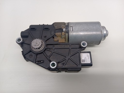 1731706A 4223021B - CITROEN DS5 МОТОР ЛЮКА