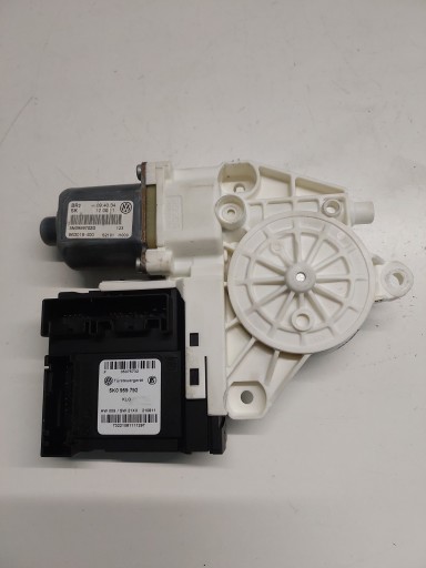 ПЕРЕДНИЙ ПРАВЫЙ МОТОР СТЕКЛОПОДЪЕМНИКА VW TIGUAN 5N0959702D