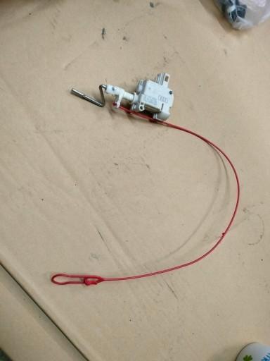 4L0810773D - Привод крышки топливного бака AUDI Q7 оригинал