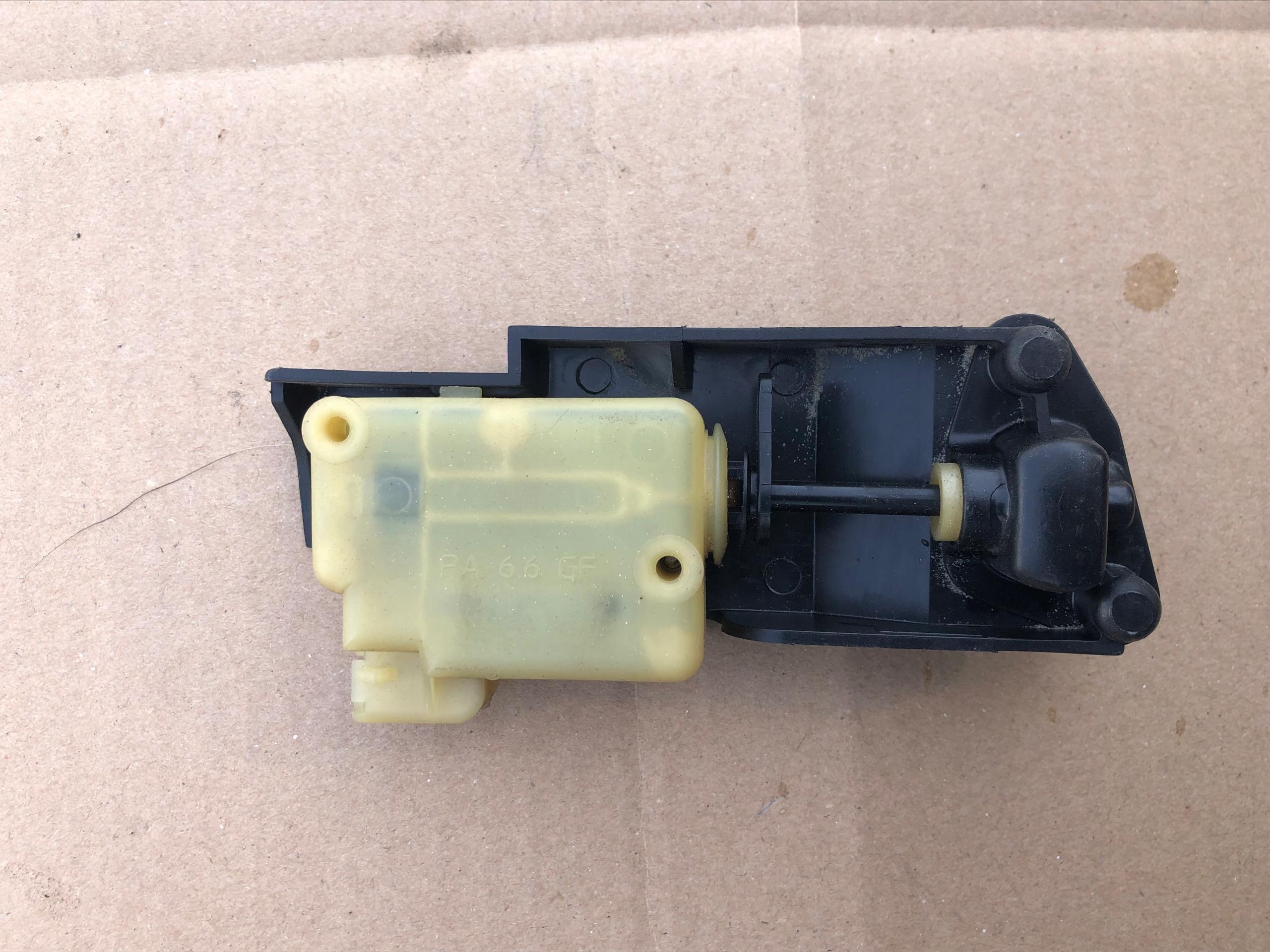 30716837 - Привод крышки топливного бака VOLVO V70 XC70 XC90