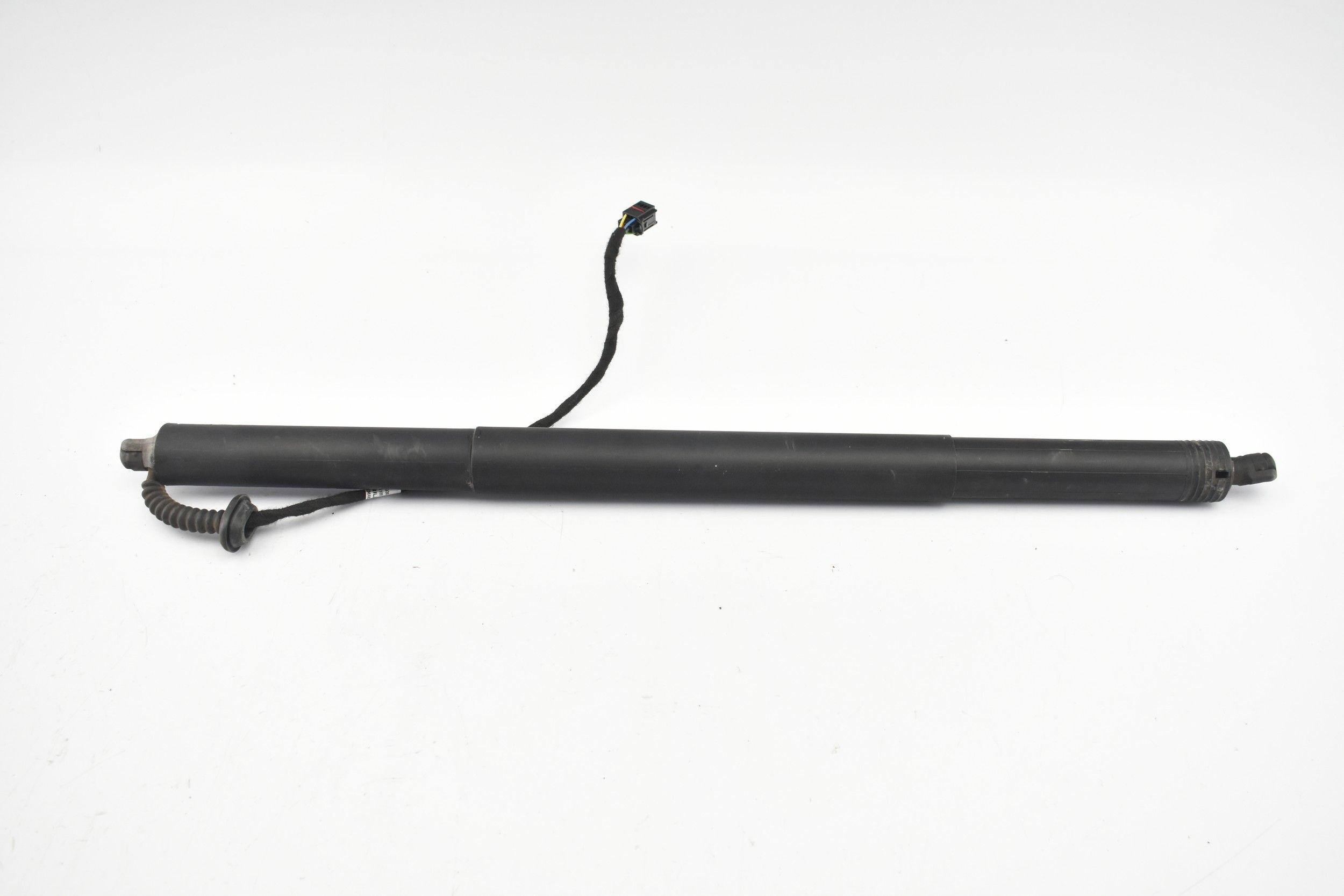 ПРИВОД КРЫШКИ БАГАЖНИКА 3V0827851 SUPERB III