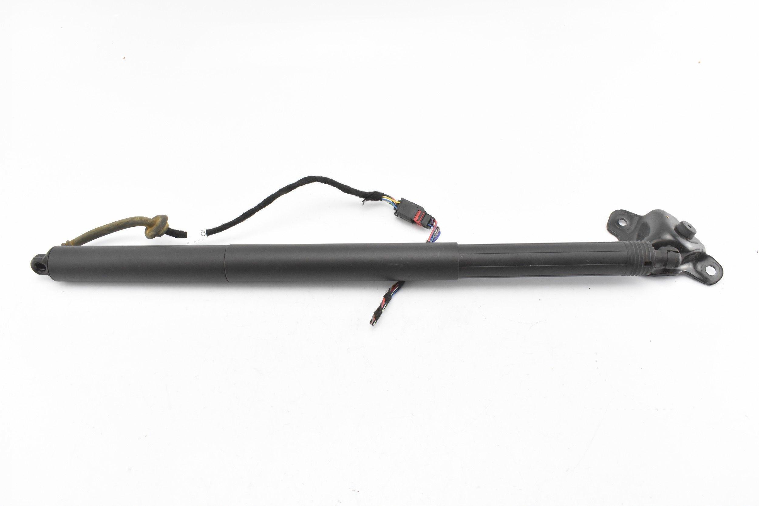 Привод багажника левый 81A827851B AUDI Q2