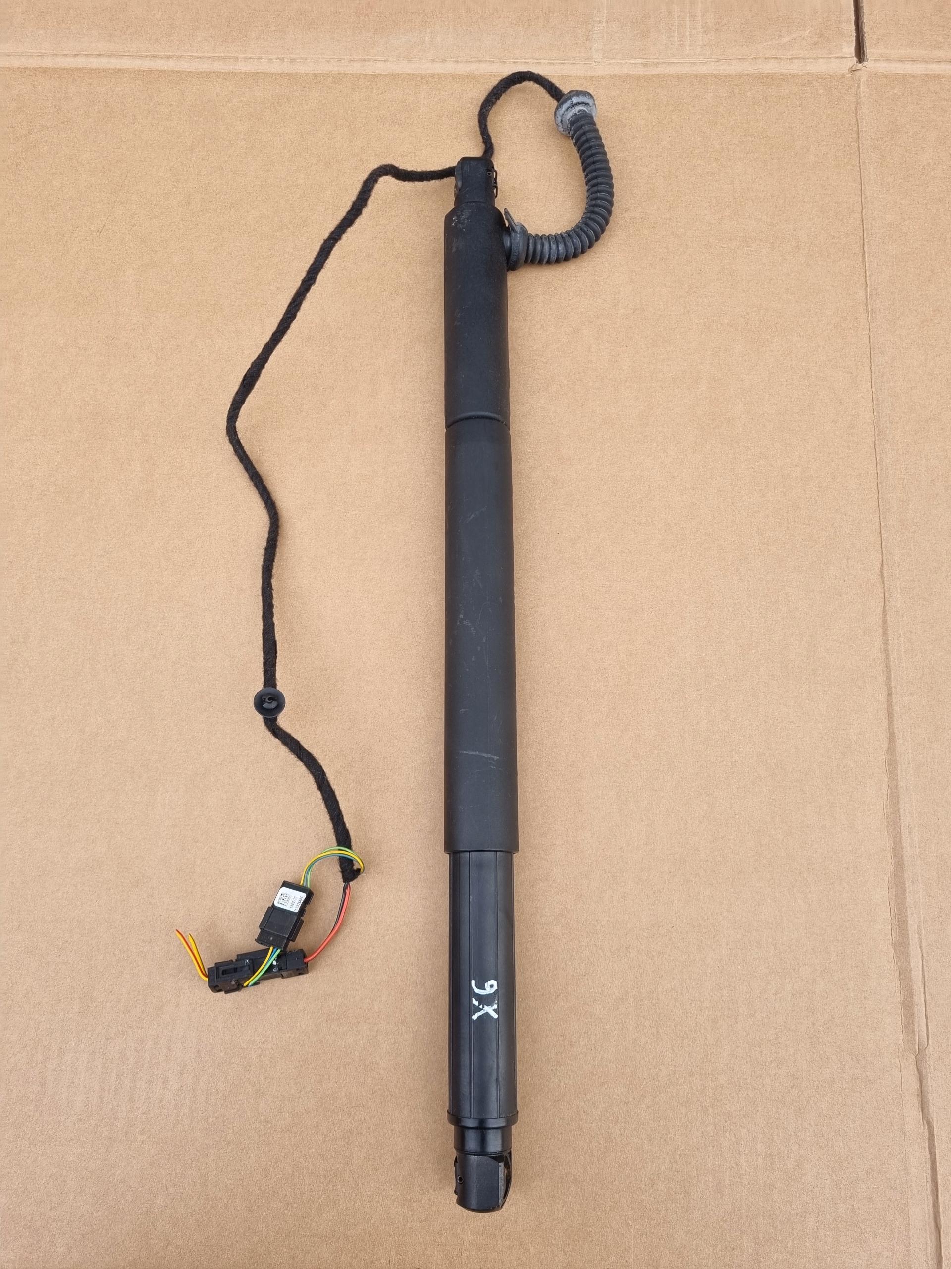 7188489 - Привод крышки багажника левый зд BMW X6 E71