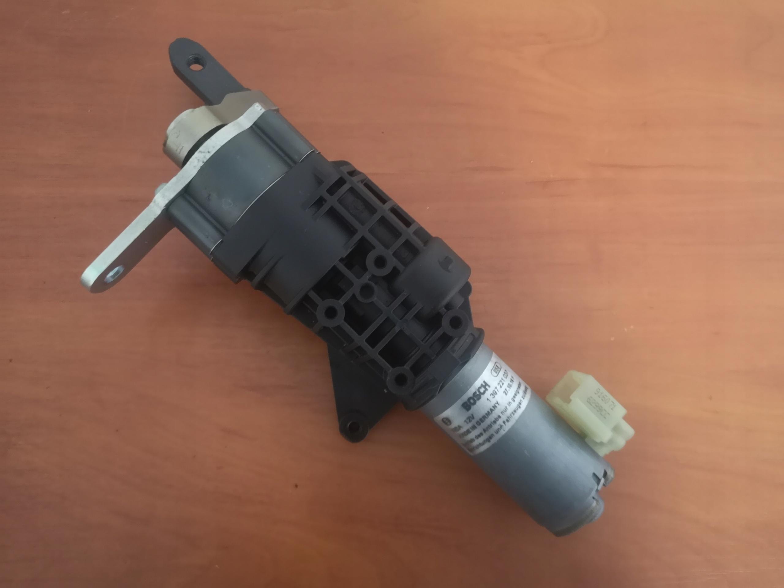 4G9827852E - Привод крышки багажника правый AUDI A6 C7 4G9