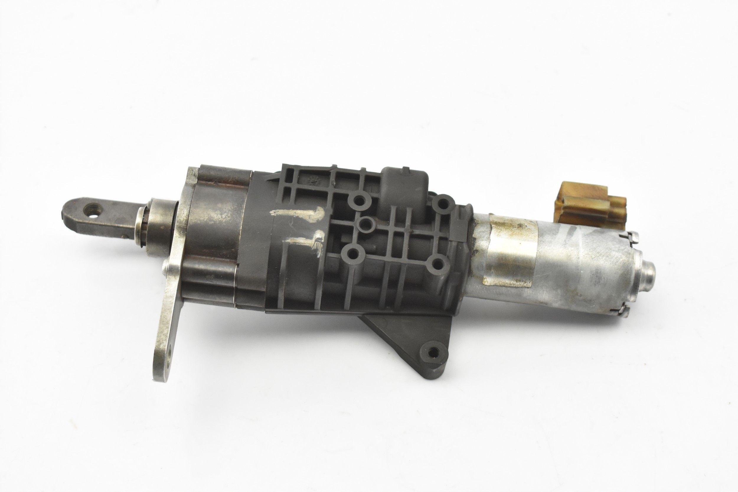 Привод закрылка правый 4M0827852A AUDI Q7 SQ7 4m 15-