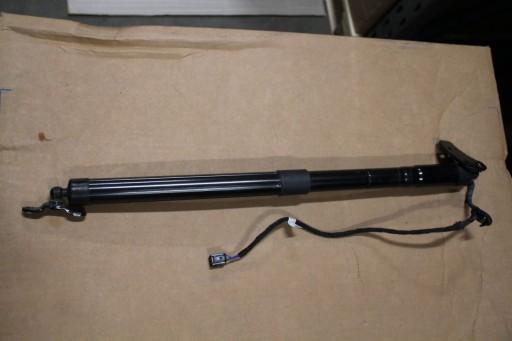 AE-VW-098 - ПРИВОД ЗАКРЫЛКА ЗАДНИЙ ПРАВЫЙ VW SHARAN 7N0827712 ORIG